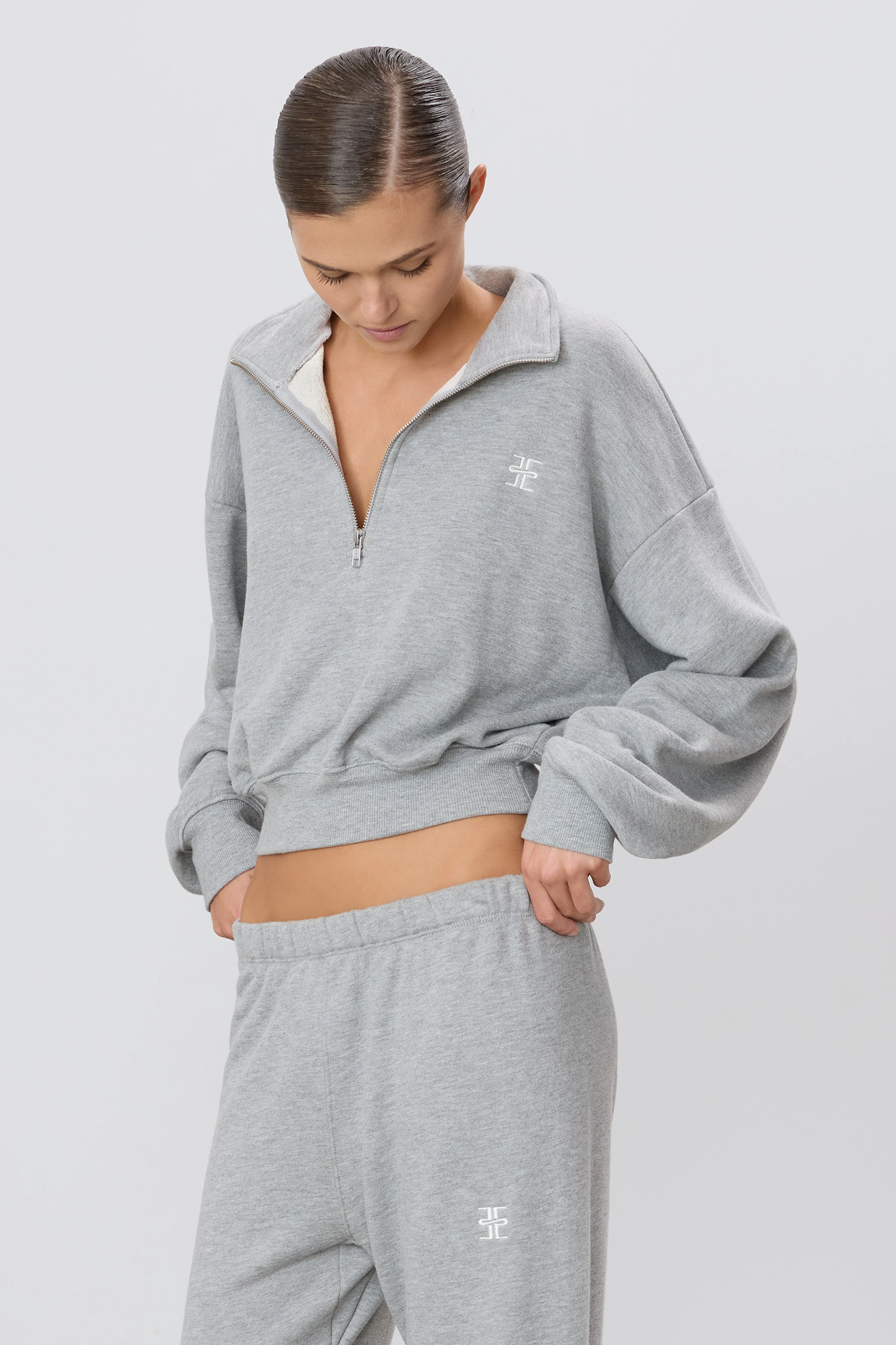 CROPPED HALF-ZIP SWEATSHIRT - Image 2