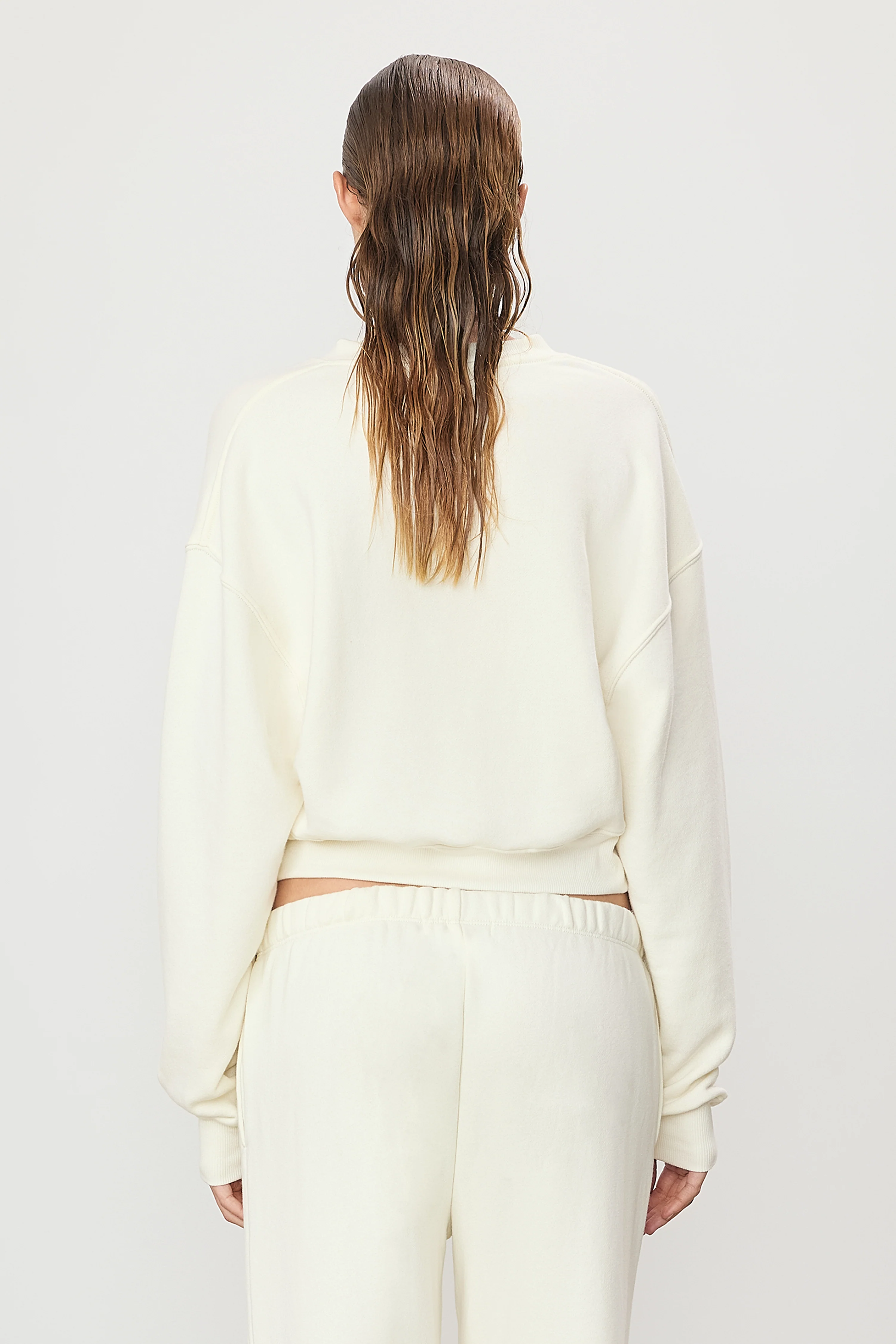 CROPPED V-NECK SWEATSHIRT - Image 4