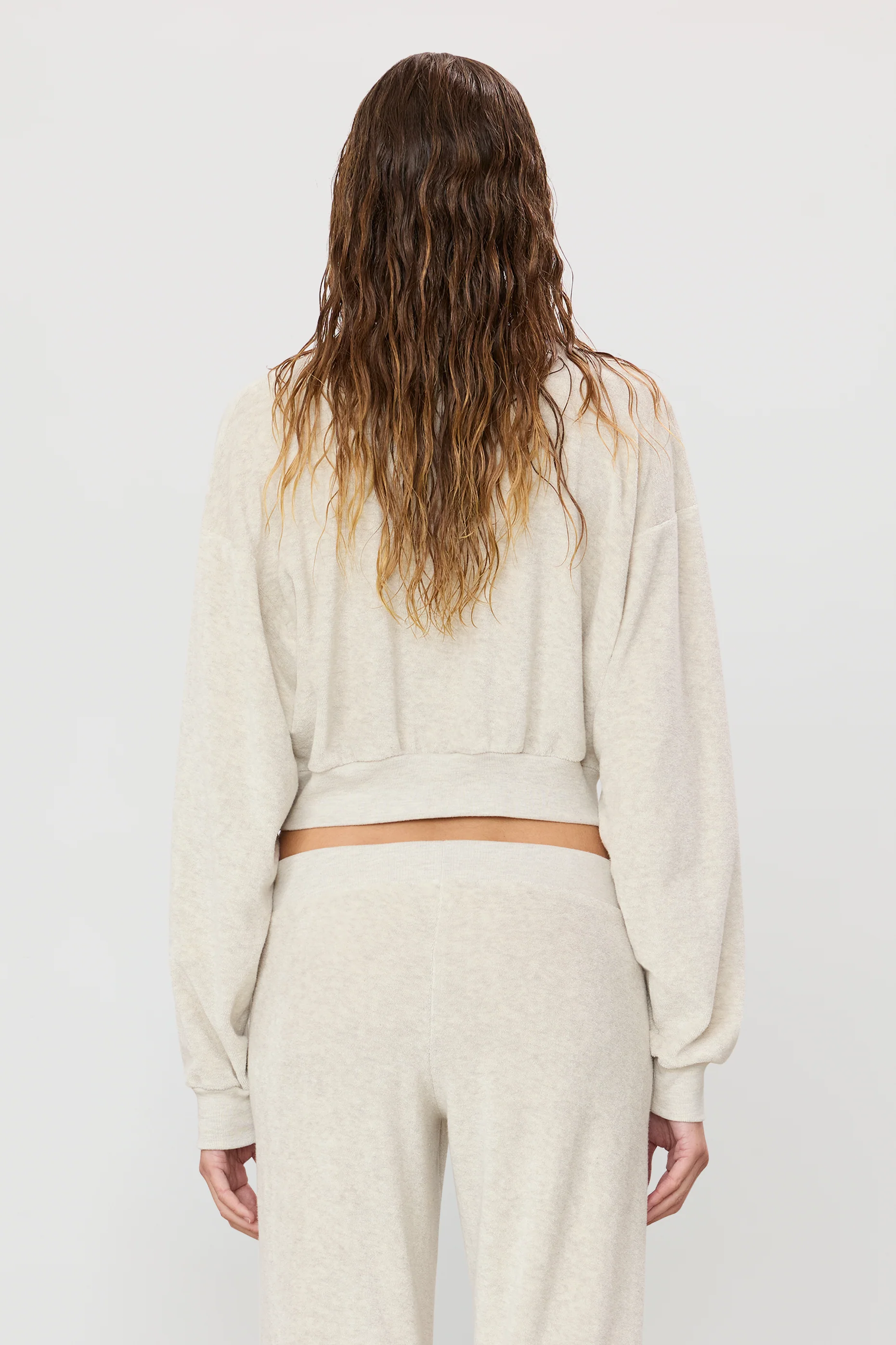 CROPPED V-NECK SWEATSHIRT - Image 4