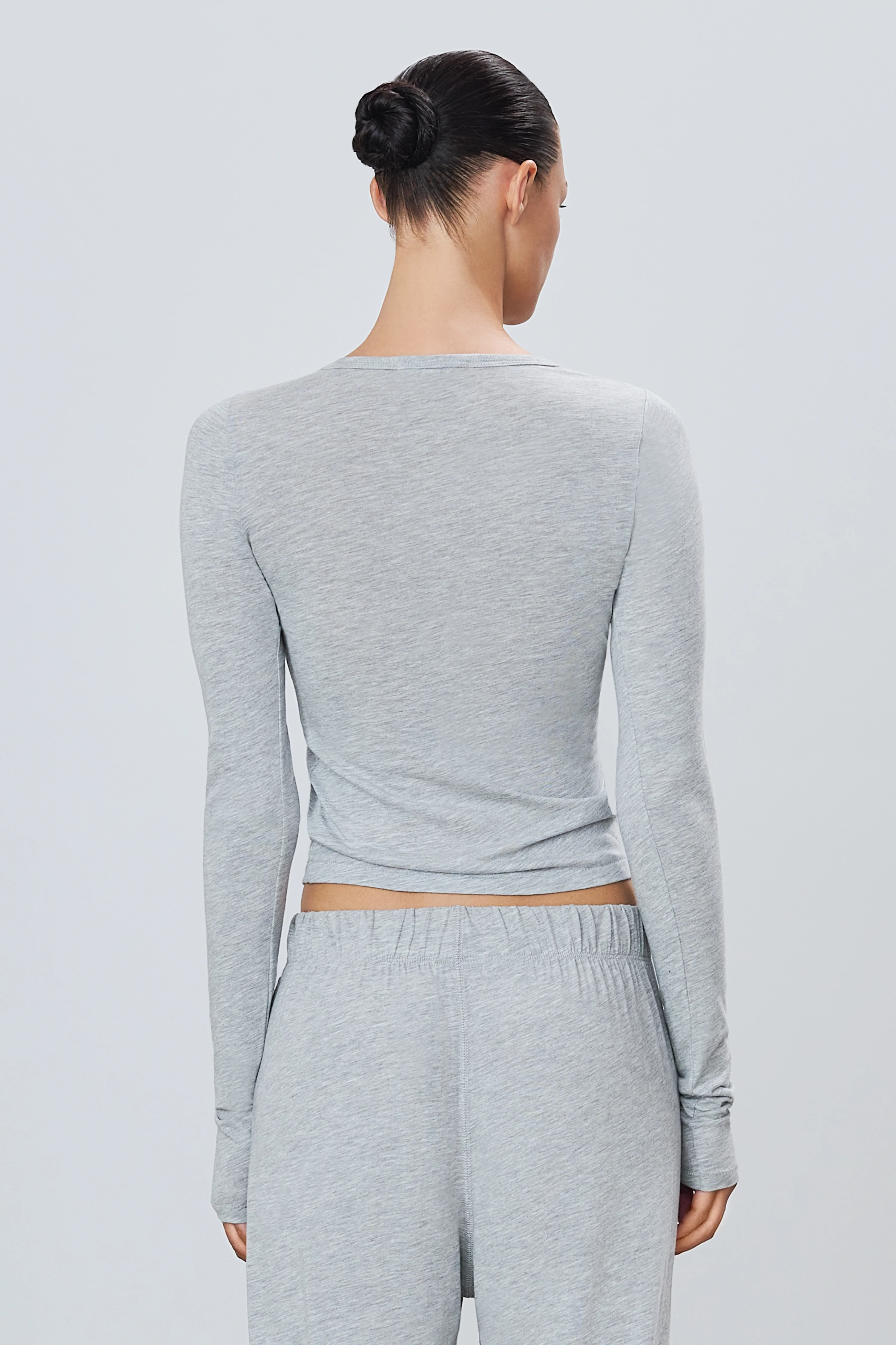 FITTED CREWNECK LONG SLEEVE T-SHIRT - Image 4