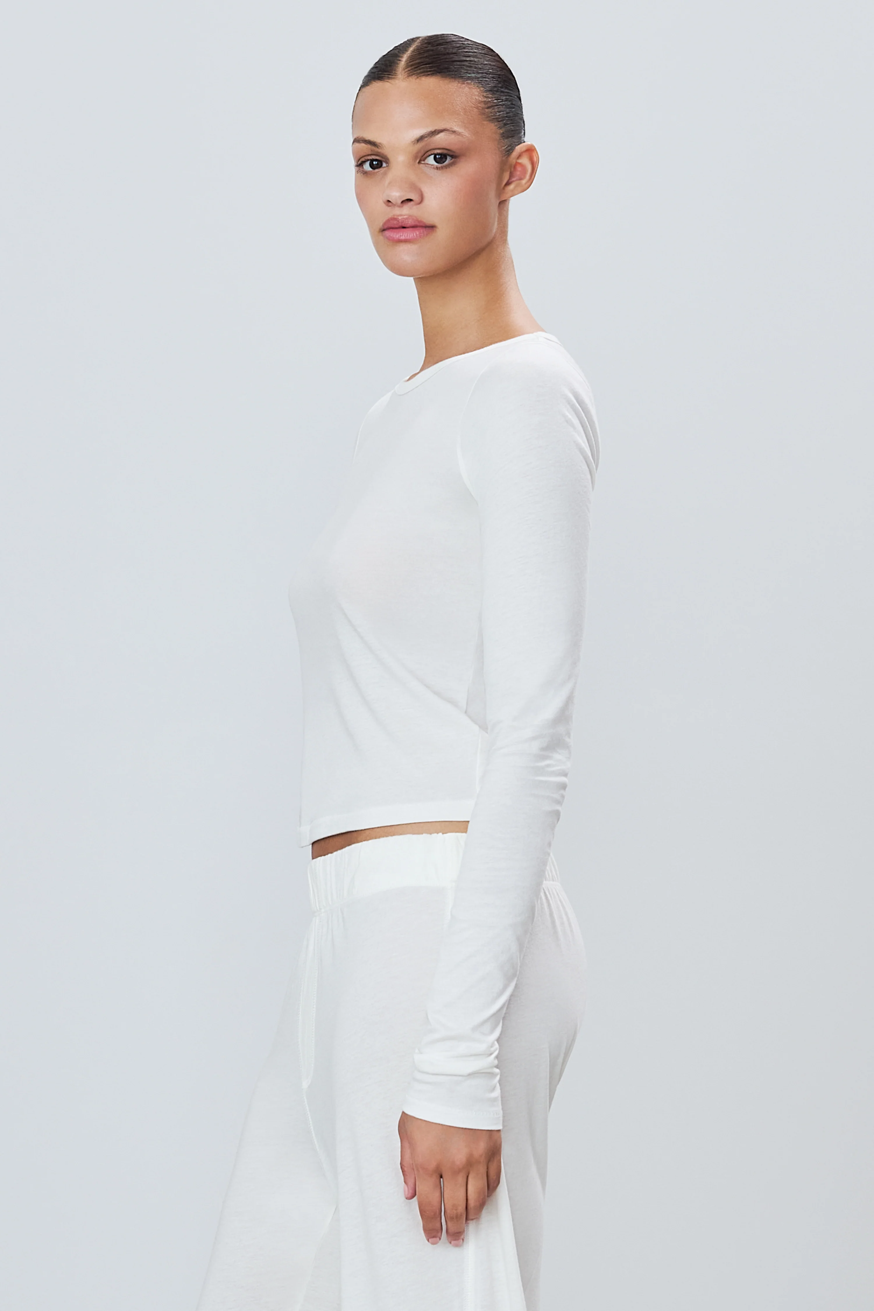 FITTED CREWNECK LONG SLEEVE T-SHIRT - Image 3