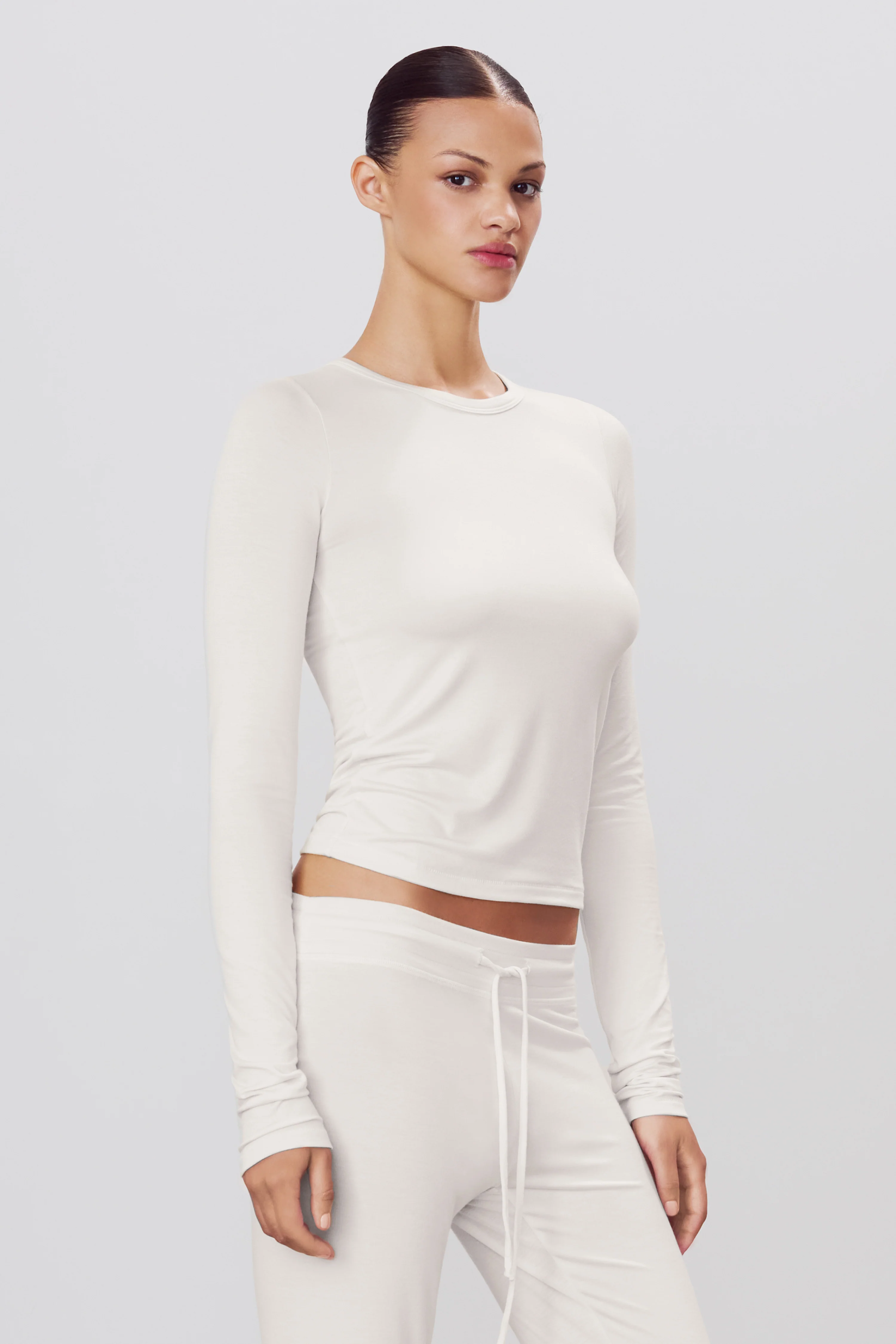 FITTED CREWNECK LONG SLEEVE T-SHIRT - Image 3