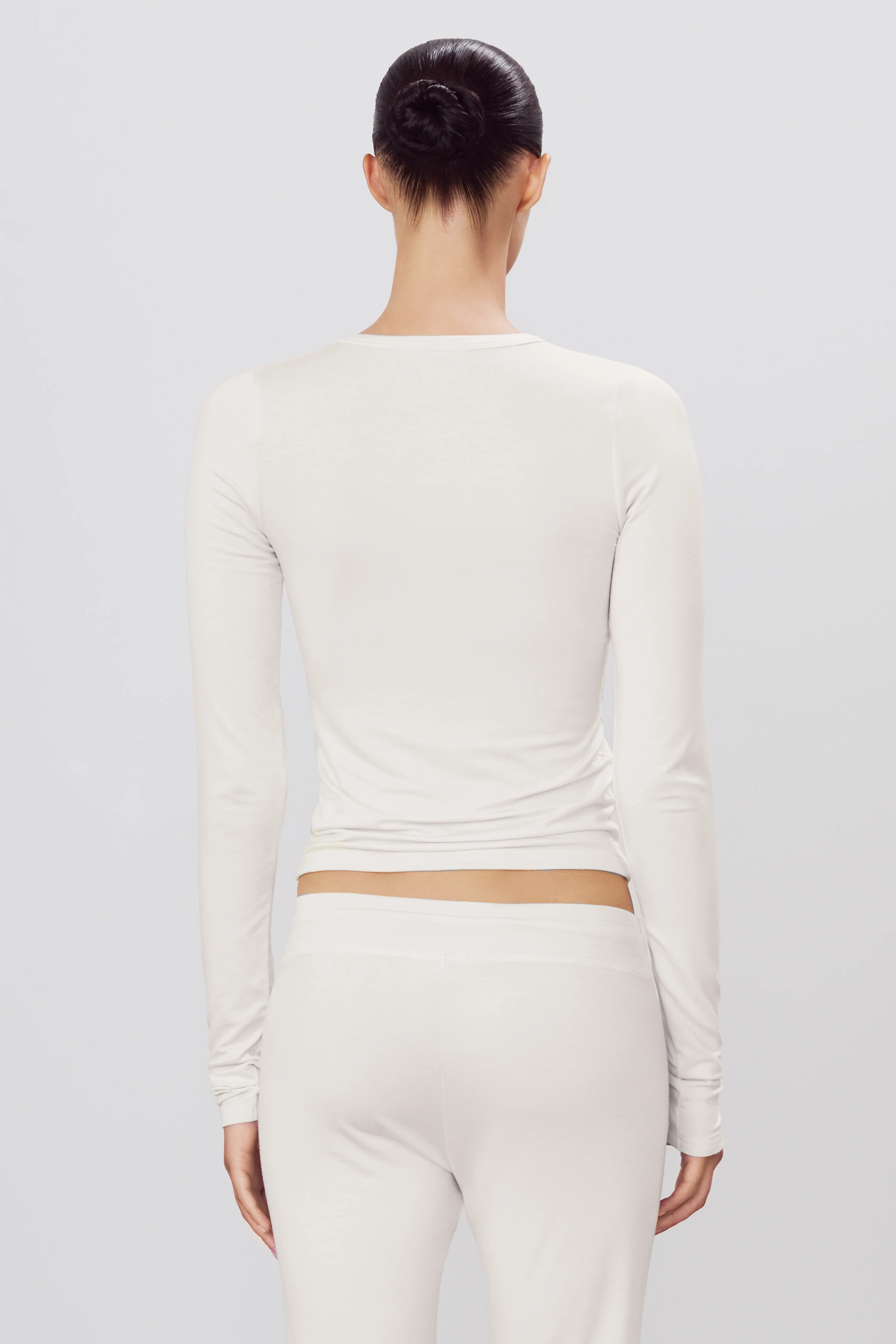 FITTED CREWNECK LONG SLEEVE T-SHIRT - Image 4