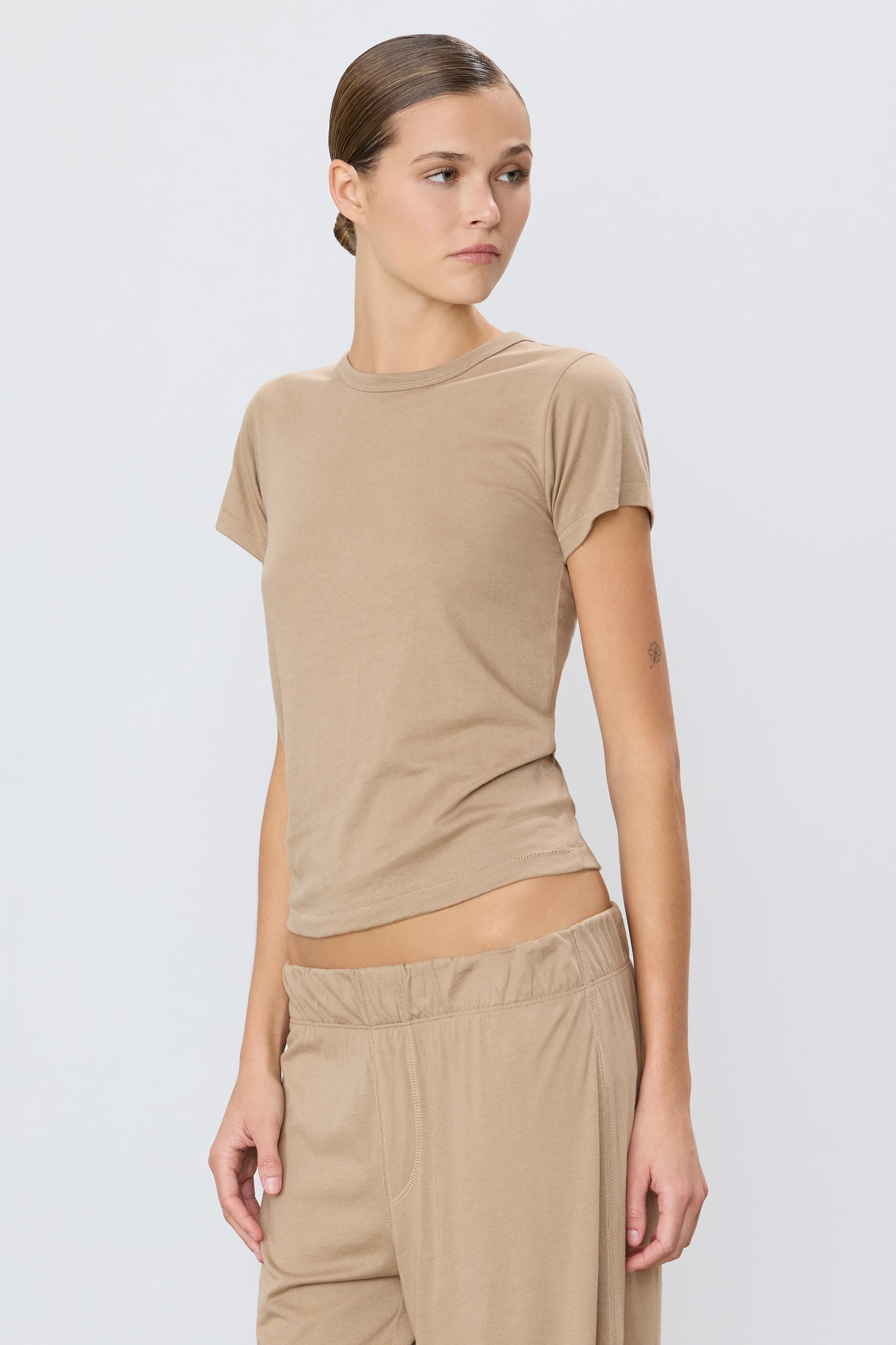 FITTED CREWNECK SHORT SLEEVE T-SHIRT - Image 3