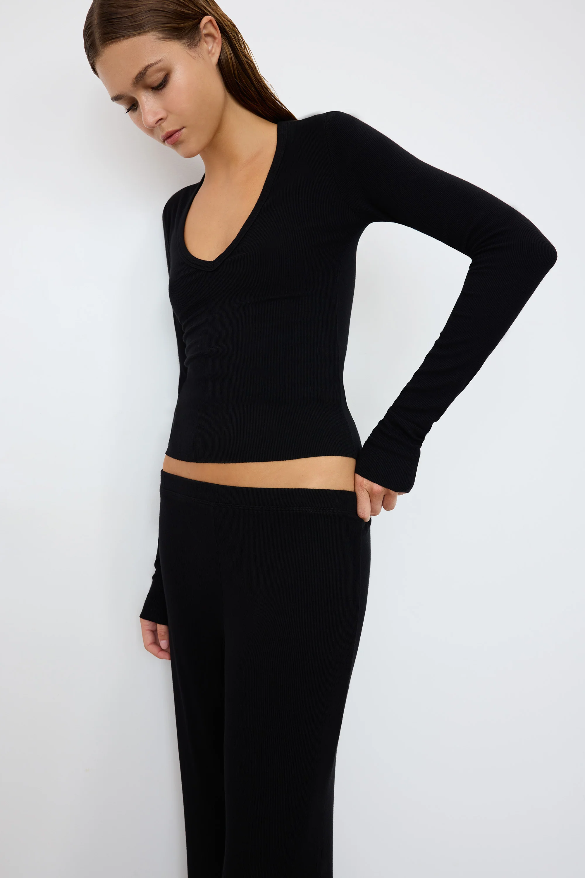LONG SLEEVE V-NECK TOP - Image 5